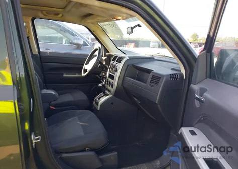 2008 Jeep Patriot Sport из США, поврежденный, VIN 1J8FT28W28D704638